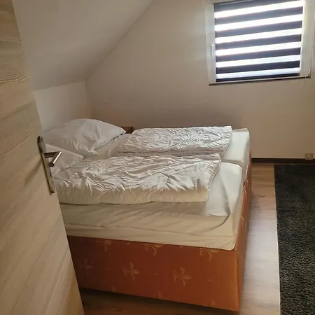 度假居 Schw Agnes 华法林